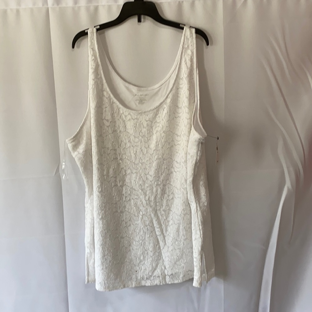 Women’s white top